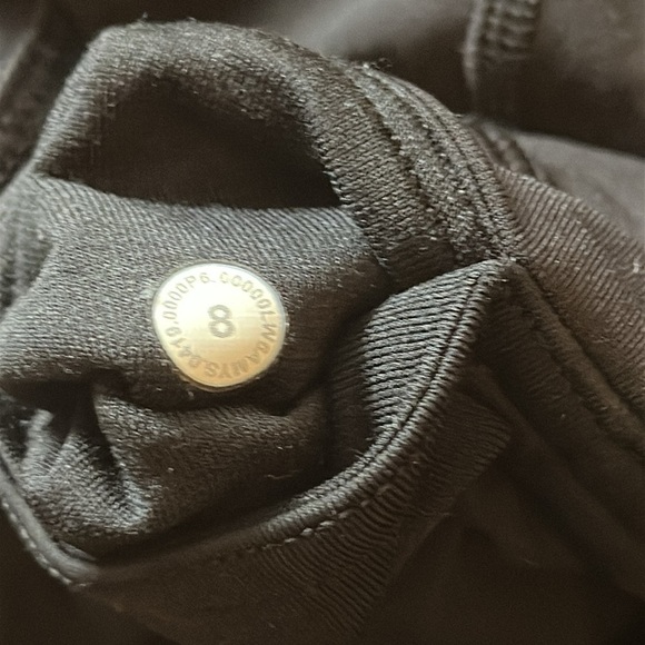 Lululemon sz 8 All The Right Places Crop II 23" Black great pre owned cond - Picture 15 of 15
